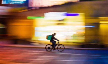 Welke kansen biedt flitsbezorging voor tankstations?